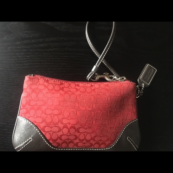 Coach Signature Jacquard Wrislet - Picture 2 of 2